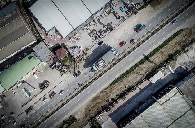 GEMİYİ KARADAN YÜRÜTTÜLER