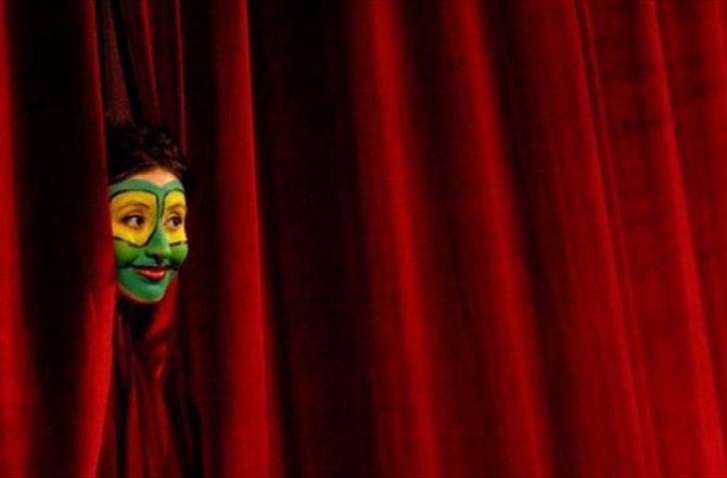 DEVLET TİYATROLARI PERDELERİNİ ÜCRETSİZ AÇACAK