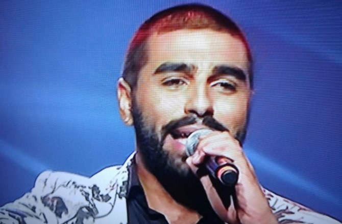 SOBANIN ARKASINDA TİTREYEREK İZLEDİĞİ YARIŞMAYA DAMGA VURDU