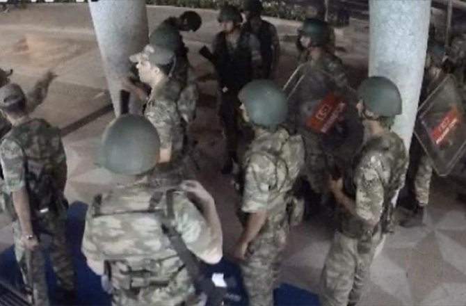 ﻿DARBECİ ALBAYDAN 'İMAMI SUSTURUN' EMRİ