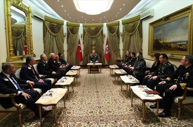 GENELKURMAY BAŞKANI ORGENERAL AKAR, ŞEHİT YAKINLARINI KABUL ETTİ