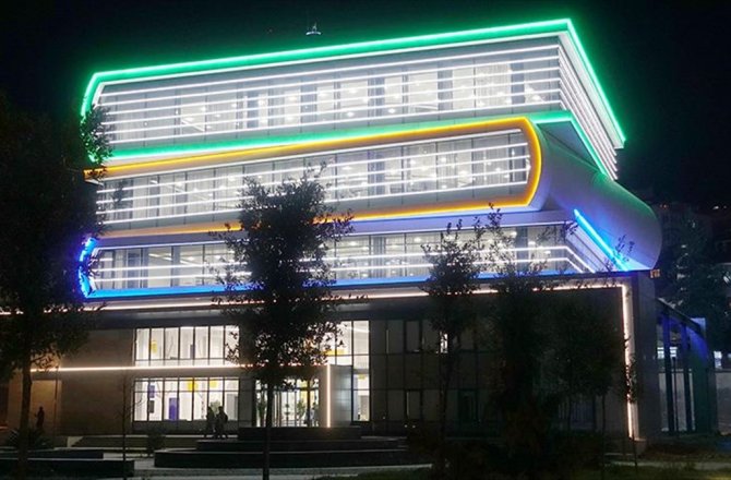 KİTAP GÖRÜNÜMLÜ KÜTÜPHANE HİZMETE GİRDİ