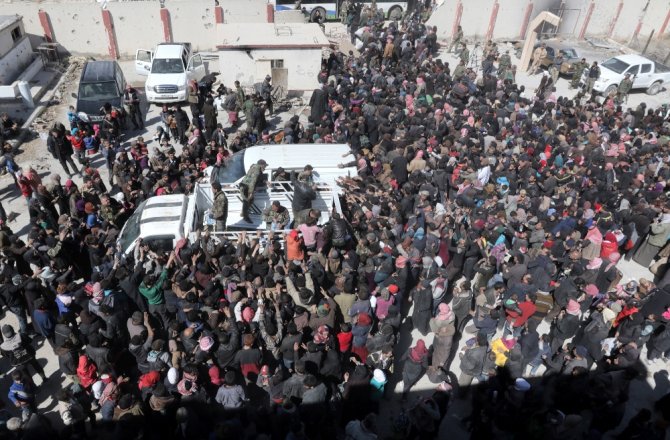 7 BİN SİVİL DOĞU GUTA’DAN AYRILDI