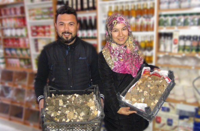 YAŞI 100, KURUSU 600 LİRA