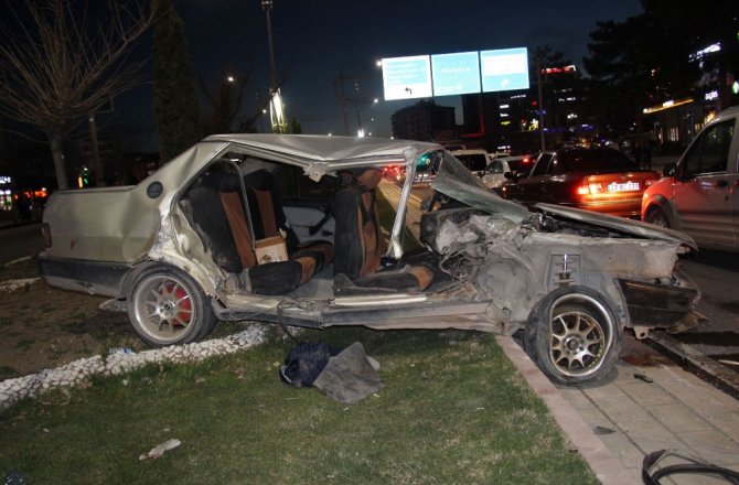 KAZA YAPTI, YARALI ARKADAŞLARINI BIRAKIP KAÇTI