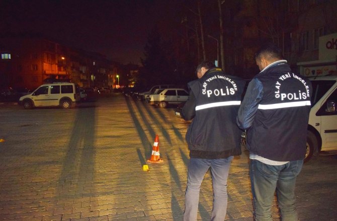 KAVGANIN ARASINDA KALAN UZMAN ÇAVUŞ YARALANDI