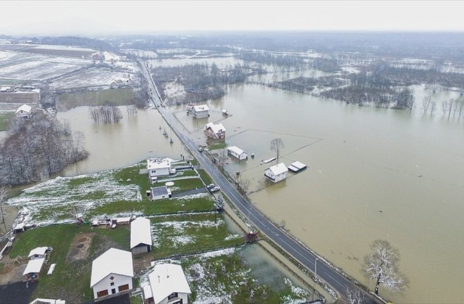 BOSNA HERSEK'TE SEL: ÇOK SAYIDA EV VE İŞ YERİ HASAR GÖRDÜ