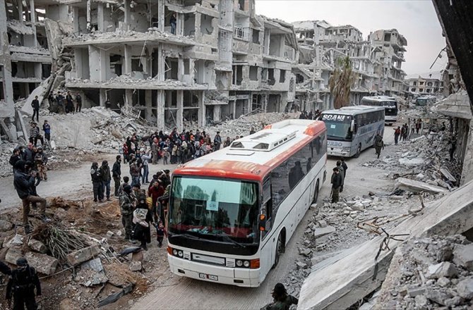 DOĞU GUTA'DAN ÇIKAN ÜÇÜNCÜ KONVOY HAMA'YA ULAŞTI