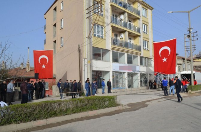 AFRİN ŞEHİDİNİN AİLESİNE ACI HABER VERİLDİ