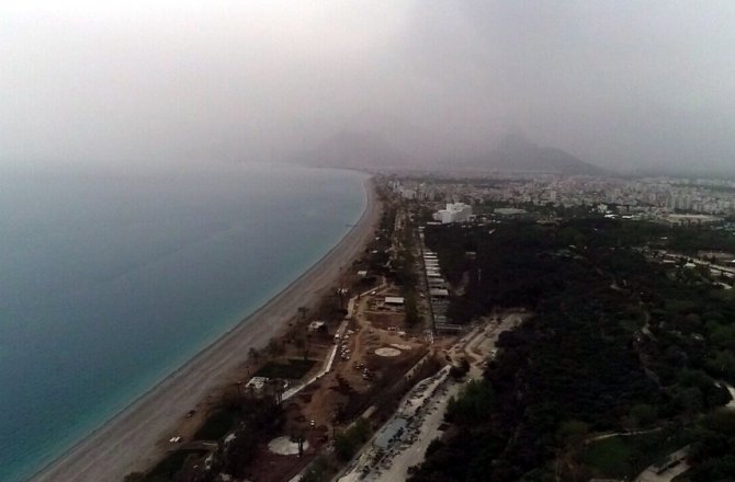 ÇÖL TOZU HAVADAN GÖRÜNTÜLENDİ