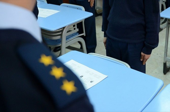 ASKERİ LİSE SINAVI SORULARINI 'ALLAH RIZASI İÇİN' DAĞITMIŞLAR