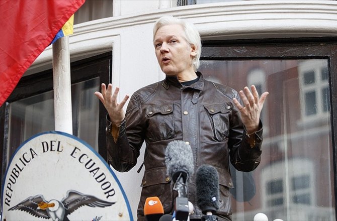 ASSANGE'IN İNTERNET ERİŞİMİ KESİLDİ