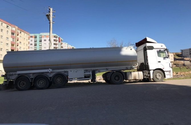 21 TONLUK AKARYAKIT VURGUNU POLİSE TAKILDI