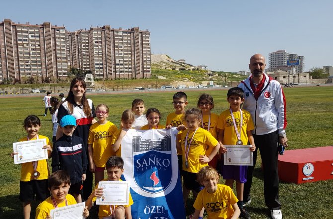 SANKO OKULLARI İKİ BİRİNCİLİK ALDI