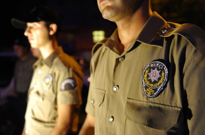 GECE BEKÇİLERİ SUÇLULARA GÖZ AÇTIRMADI