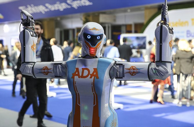 YAPAY ZEKANIN FİKİR ÖNDERİ RUSSELL UYARDI