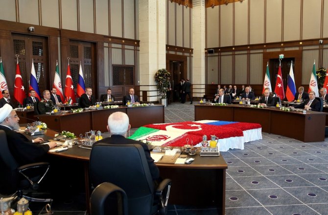 ÜÇLÜ ZİRVE SONA ERDİ