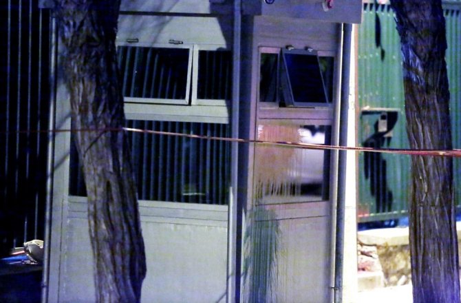 ATİNA’DA TÜRK KONSOLOSLUĞUNA BOYALI SALDIRI