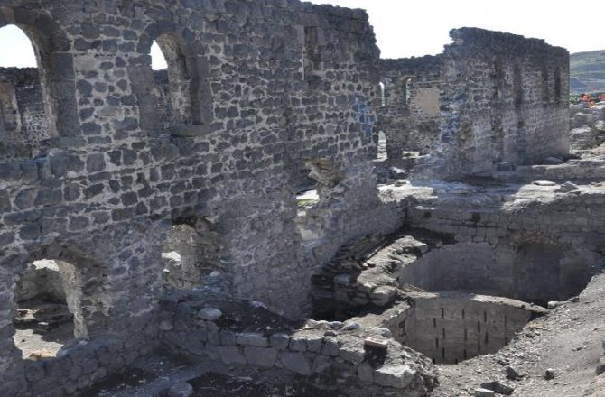 16. YÜZYILA AİT SU SARNICI BULUNDU