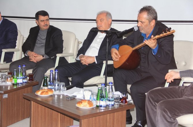 KÜTÜPHANEDE SABAHLADILAR