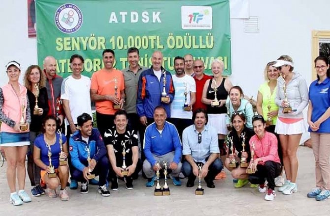 ADANA'DA SENYÖR TENİS TURNUVASI YAPILDI