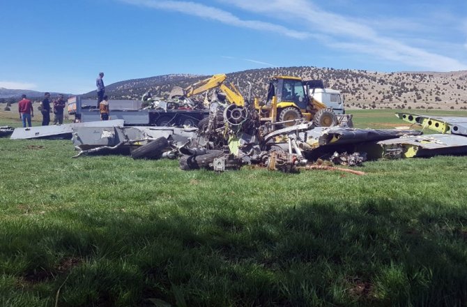 3 ASKERİN ŞEHİT OLDUĞU UÇAĞIN ENKAZI KAYSERİ’YE GÖTÜRÜLDÜ