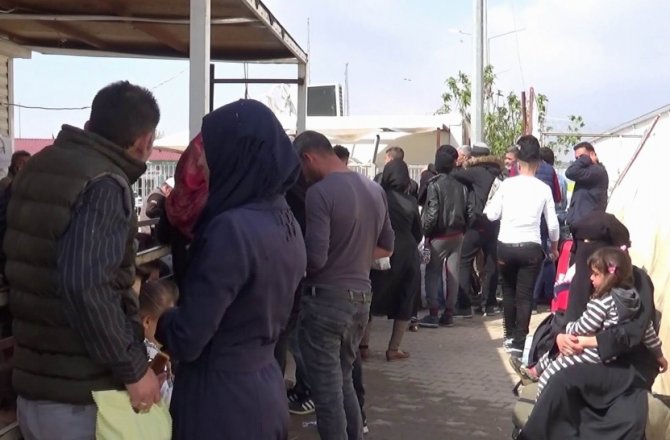 SURİYELİLERİN DÖNÜŞÜ SÜRÜYOR