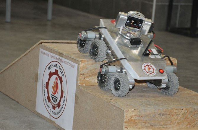 ÖĞRENCİLERİN YAPTIĞI 'PORSUK' ENGEL TANIMIYOR