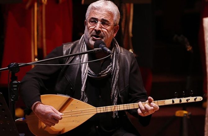 SANATÇI KABAKLI BURDUR'DA TRAFİK KAZASI GEÇİRDİ