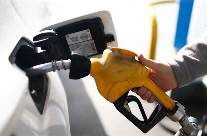 MOTORİNİN LİTRESİNE 13 KURUŞ ZAM