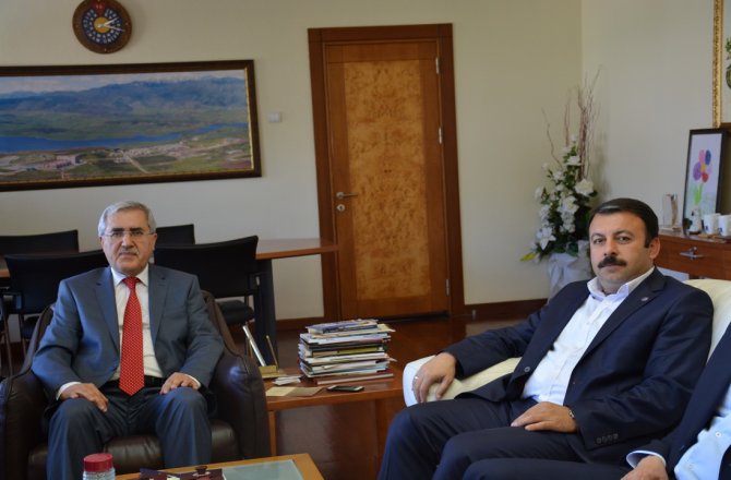 MEMUR-SEN İL BAŞKANI AYDIN’DAN REKTÖR CAN’A ‘HAYIRLI OLSUN’ ZİYARETİ