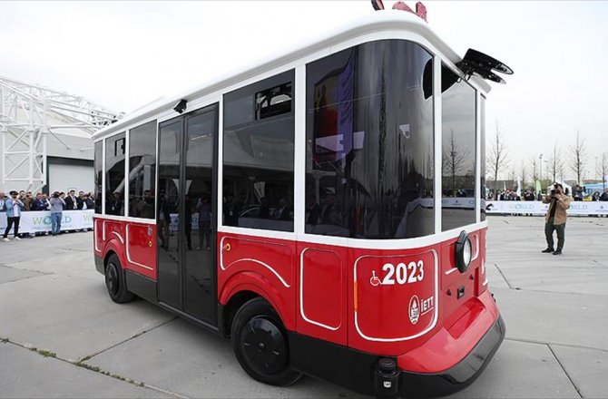İETT'NİN SÜRÜCÜSÜZ ELEKTRİKLİ ARACI GÖRÜCÜYE ÇIKTI