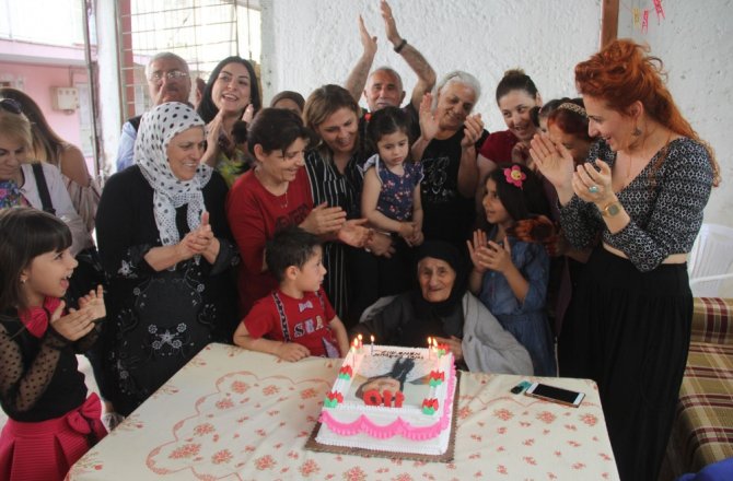 110 YAŞINDAKİ KADINA DOĞUM GÜNÜ SÜRPRİZİ