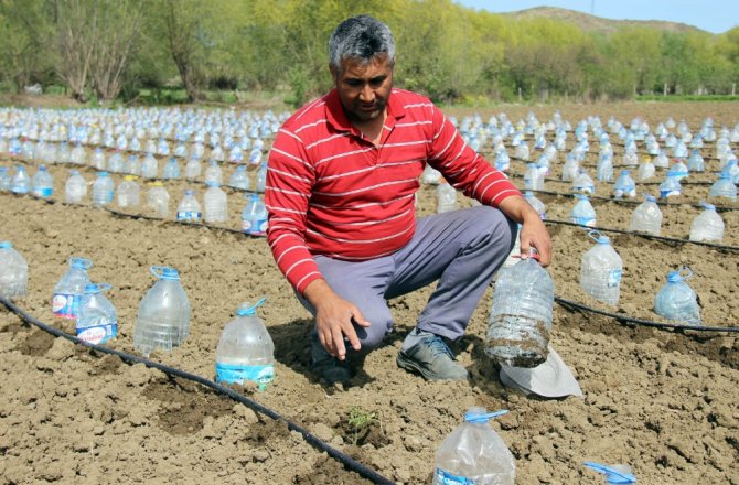 HURDACIDAN ALDIĞI 3 BİN PET ŞİŞEYLE SERA YAPTI