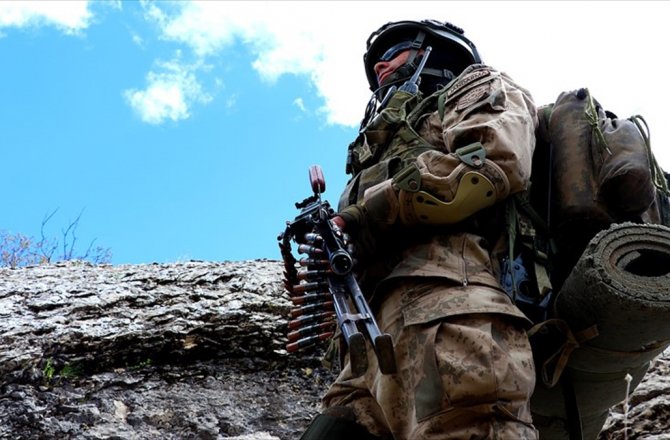 DİYARBAKIR'DA 4 TERÖRİST ETKİSİZ HALE GETİRİLDİ