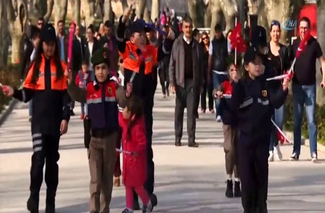 ÇOCUKLARIN BAYRAMINI KLİPLERLE KUTLADILAR