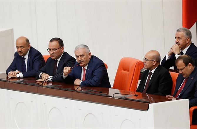BAŞBAKAN YILDIRIM: BU ÜLKENİN BAŞBAKANI UÇAKLARA ALÇAKLARI VURUN DEMİŞTİR
