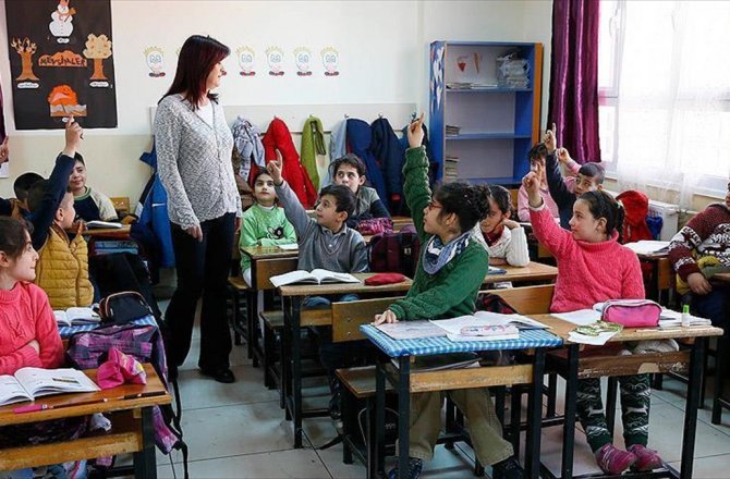 ÖĞRETMENLERE BAYRAM VE SEÇİM İÇİN İDARİ İZİN