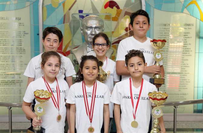 SANKO OKULLARI ÖĞRENCİLERİ TURNUVADAN ÖDÜLLERLE DÖNDÜ