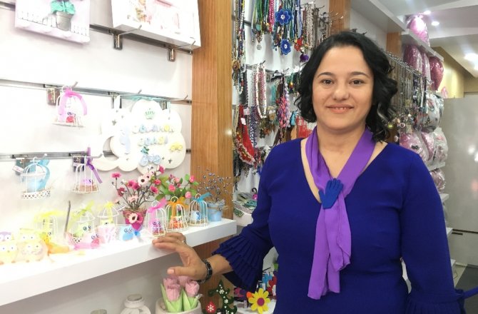 KANSER TEDAVİSİ İÇİN HASTANEYE VERECEĞİ PARAYI MAĞAZASINA YATIRDI