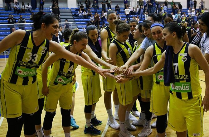 FENERBAHÇE YARI FİNALDE