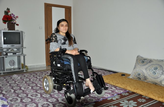 YÜRÜYEREK GİRDİĞİ AMELİYATTAN FELÇLİ ÇIKTI