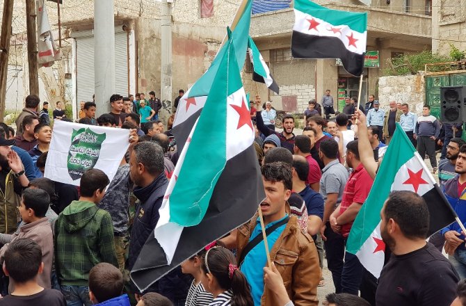 İDLİB HALKINDAN TÜRK ASKERİNE ÖVGÜ