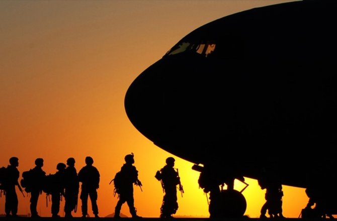 LİBYA'DA ASKERİ KARGO UÇAĞI DÜŞTÜ: 5 ÖLÜ