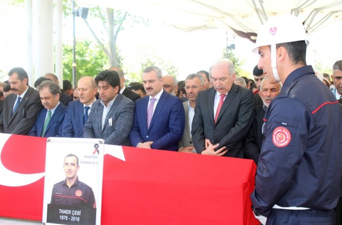 KAHRAMAN İTFAİYECİ SON YOLCULUĞUNA UĞURLANDI