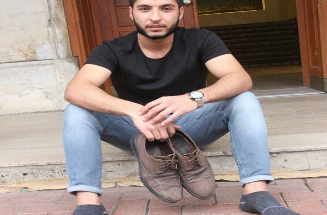 TRAMVAYDA İNSANLIK DERSİ VEREN GENÇ IRAKLI ÇIKTI