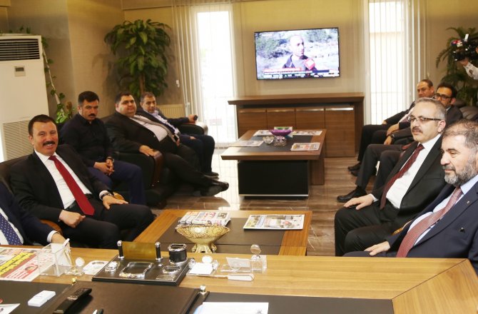 KMTSO YÖNETİMİ ŞAHİN AVŞAROĞLU'NU ZİYARET ETTİ