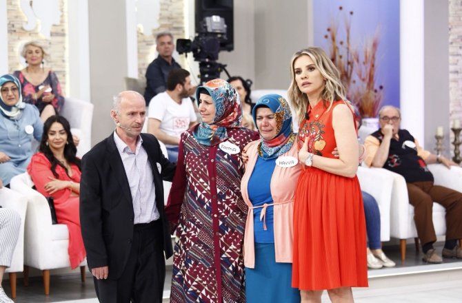 3 YILDIR KAYIP OĞULLARINI ESRA EROL’DA BULDULAR