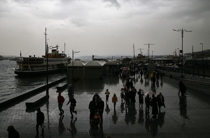 İSTANBUL İÇİN KUVVETLİ YAĞIŞ UYARISI YAPILDI