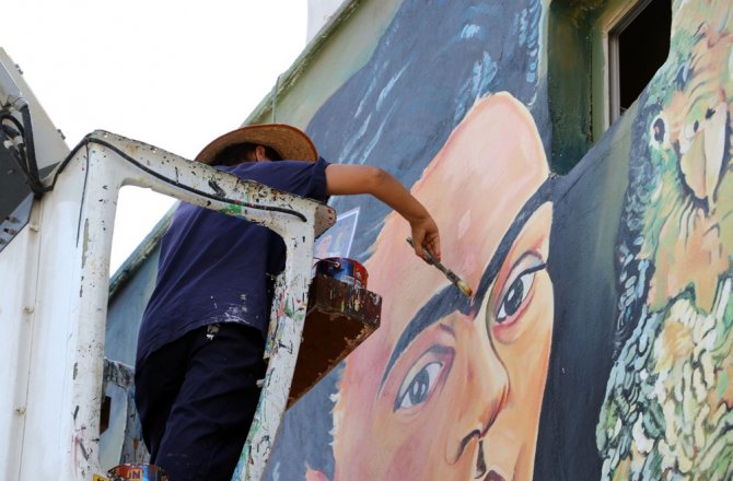 CADDE AÇIK HAVA RESİM SERGİSİNE DÖNDÜ